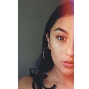 Meet your Posher, Vanessa